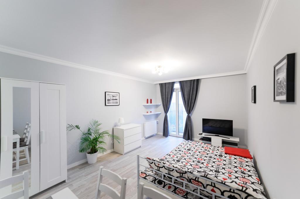 Apartamento Apartament Grójecka Korotyńskiego Varsovia Habitación foto